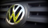 Prezentaci Volkswagenu v Ženevě narušil komik