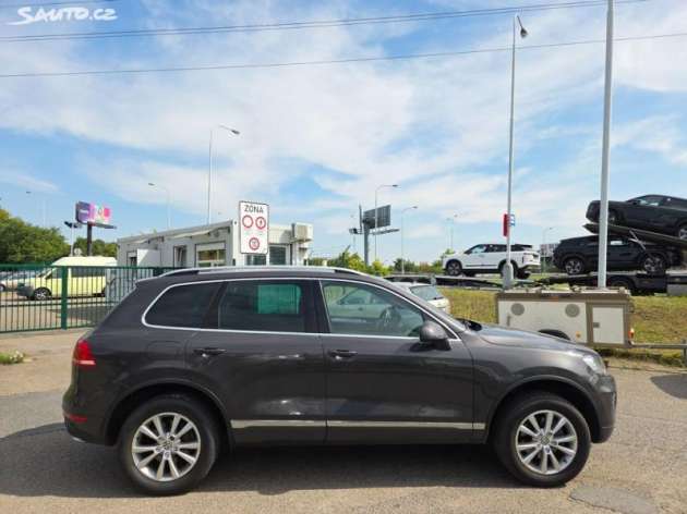 Volkswagen Touareg 3,0TDi lze i na splátky všem!