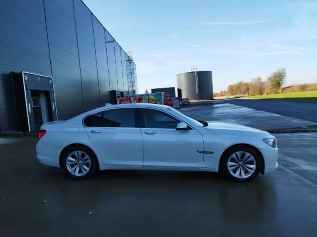 BMW Řada 7 4.0D,X-DRIVE-volat 608 081 843