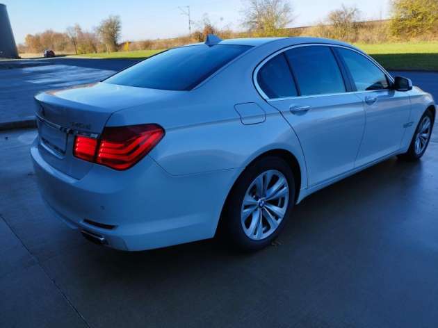 BMW Řada 7 4.0D,X-DRIVE-volat 608 081 843