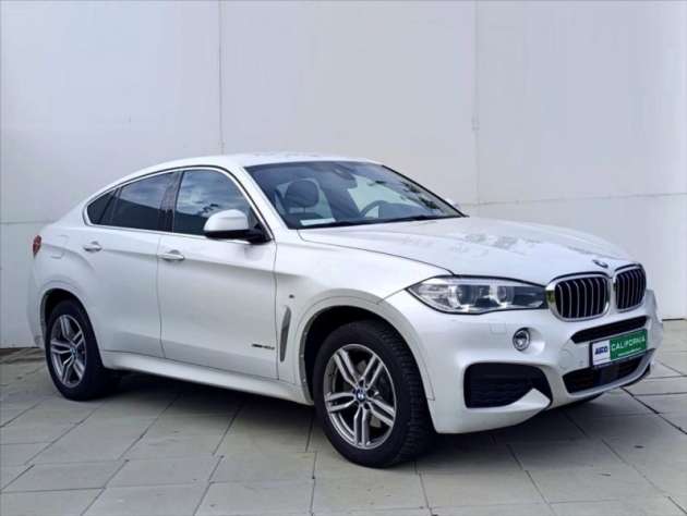 BMW X6 4,0 d M X-drive kamera ČR 1Maj