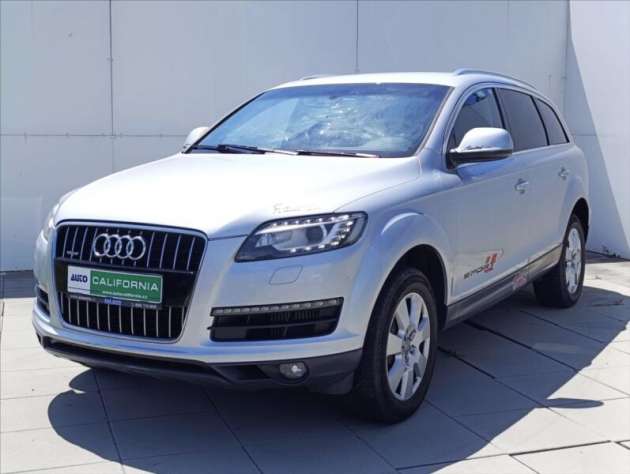 Audi Q7 3,0 TDi Quattro Autom.7Míst ČR