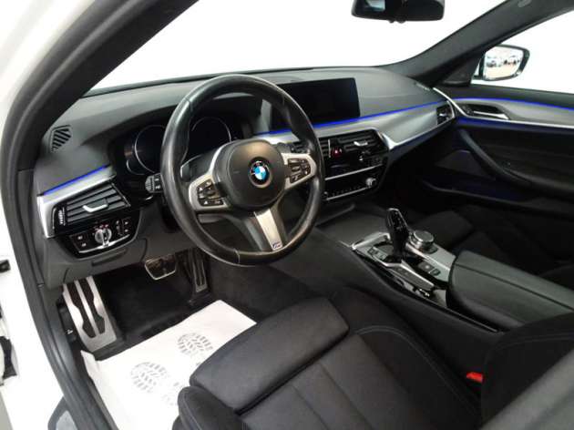 BMW Řada 5 530d xDrive Touring