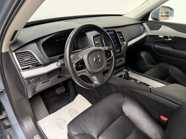 Volvo XC90 B5 AWD Drive-E 2.0L Momentum P