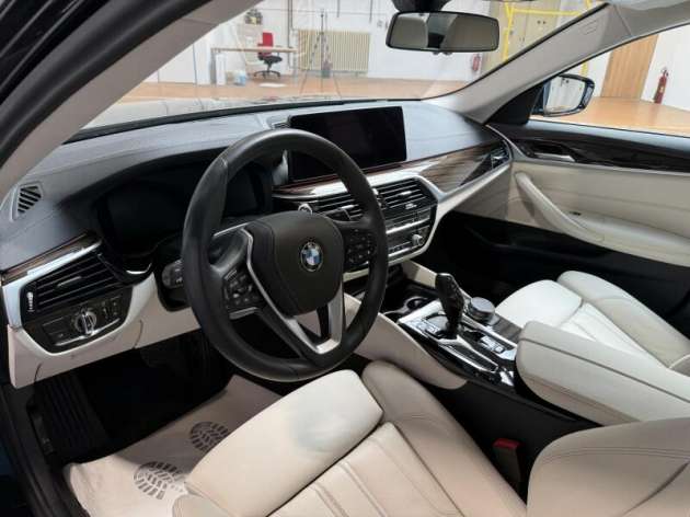 BMW Řada 5 2.0 520i AT