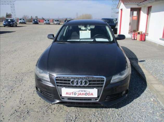 Audi A4 Avant 2,0 TDi, aut. klimatizac