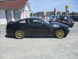 Ford Mustang 3,7 L V6, 224kW, klima, kůže,