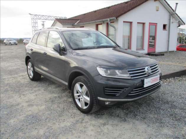 Volkswagen Touareg 3,0 TDI, DSG,servis,el.tažné