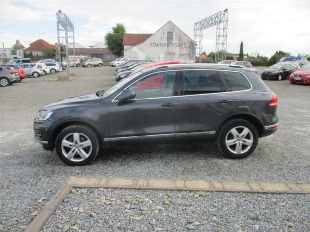 Volkswagen Touareg 3,0 TDI, DSG,servis,el.tažné