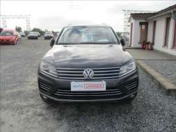 Volkswagen Touareg 3,0 TDI, DSG,servis,el.tažné