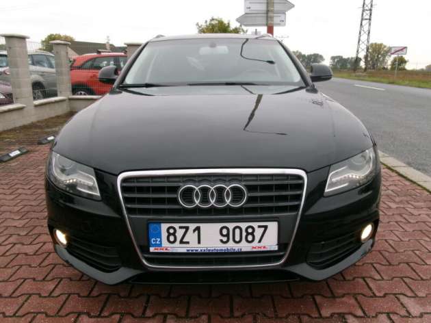Audi A4 2,0TDI AC TEMP VÝHŘEV ALU