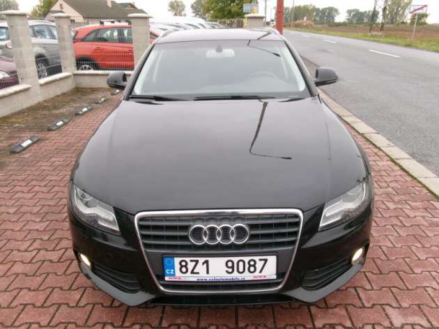 Audi A4 2,0TDI AC TEMP VÝHŘEV ALU