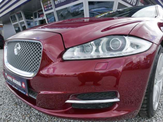 Jaguar XJ 3,0 V6 D Automat REZERVACE