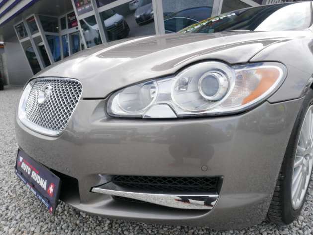 Jaguar XF 3,0D Premium Luxury REZERVACE