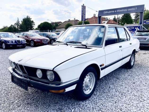 BMW Řada 5 518 5-Rychlostní 122 PS