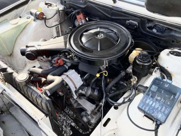 BMW Řada 5 518 5-Rychlostní 122 PS