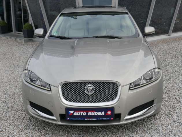 Jaguar XF 3,0 V6 AWD Automat REZERVACE