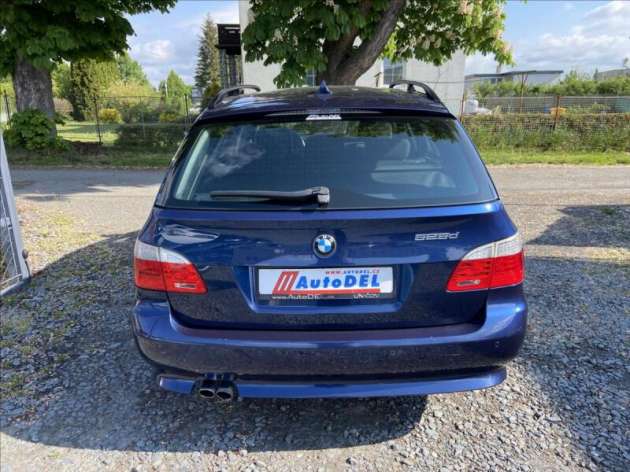 BMW Řada 5 3,0 d Manuál  Xenony,Senzory