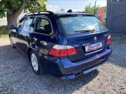 BMW Řada 5 3,0 d Manuál  Xenony,Senzory