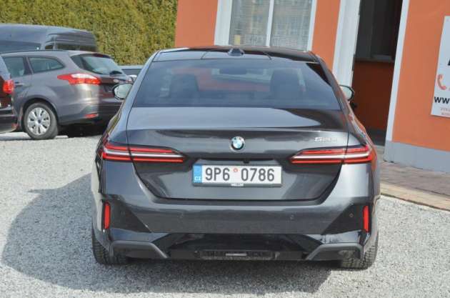BMW Řada 5 520dA M-Sport PANO / LED / HUD