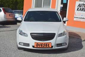 Opel Insignia 2.0 CDTi 118kW / ČR / XENON