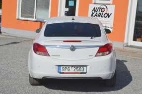 Opel Insignia 2.0 CDTi 118kW / ČR / XENON