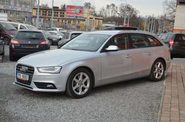Audi A4 2.0 TDi 110kW AT Sport BiXENON