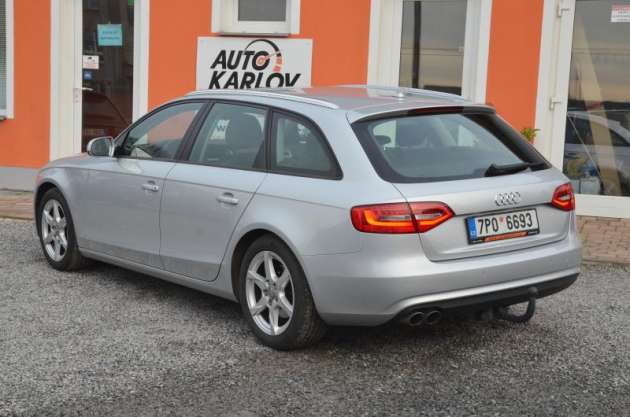 Audi A4 2.0 TDi 110kW AT Sport BiXENON
