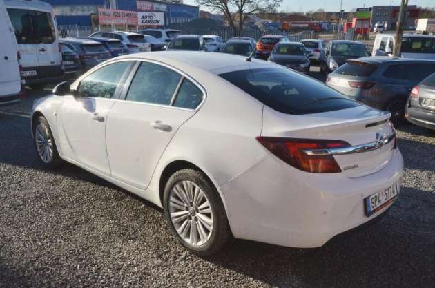 Opel Insignia 2.0 CDTi 96kW XENON / ČR