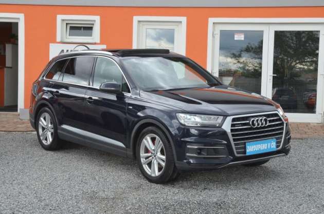 Audi Q7 3.0 TDi Quattro S-LINE / ČR