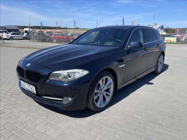BMW Řada 5 3,0 d 180kw Manuál Luxury 2maj