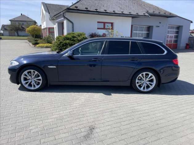BMW Řada 5 3,0 d 180kw Manuál Luxury 2maj