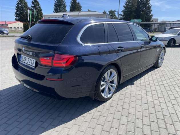 BMW Řada 5 3,0 d 180kw Manuál Luxury 2maj
