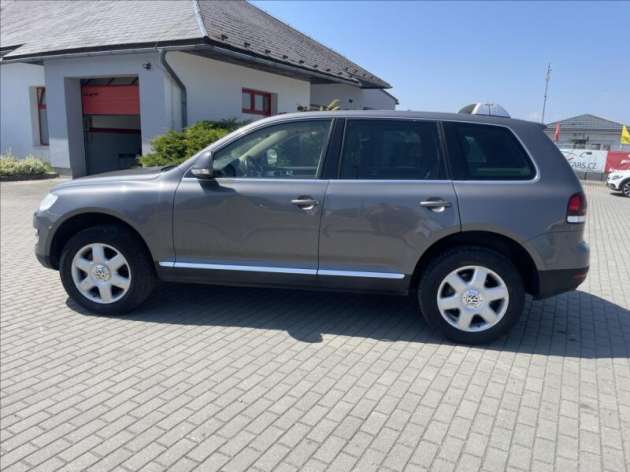 Volkswagen Touareg 3,0 TDi 165kw Tiptronic bez ko