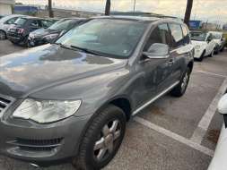 Volkswagen Touareg 3,0 TDi 165kw Tiptronic bez ko