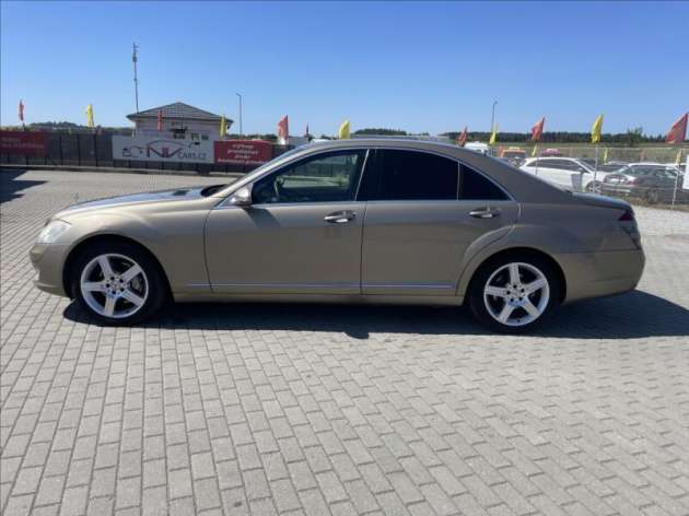 Mercedes-Benz Třídy S 3,0 320CDi 155kw nutný servis