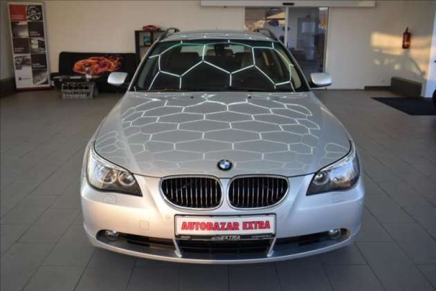 BMW Řada 5 3,0 530XD, xen,navi,servis,