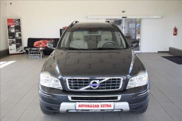 Volvo XC90 2,4 D5, AWD,7-míst,SUMMUM,