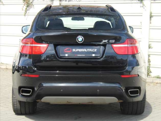 BMW X6 4,4 50i TwinTurbo xDrive V8 32