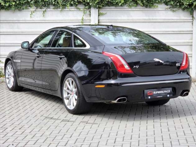 Jaguar XJ 3,0 250kW Kompr.AWD Premium Lu