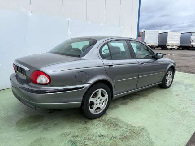 Jaguar X-Type 2.1, 115kW, V6, Automat