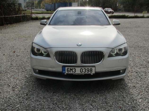BMW Řada 7 740 i