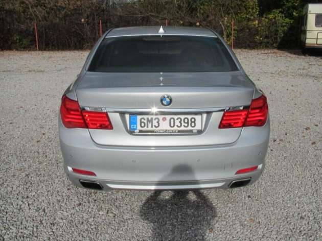 BMW Řada 7 740 i