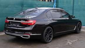 BMW Řada 7 750Li INDIVIDUAL xDrive 4,4/33