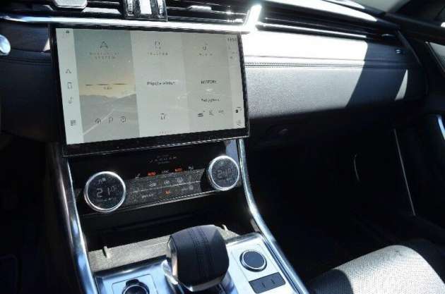 Jaguar XF 