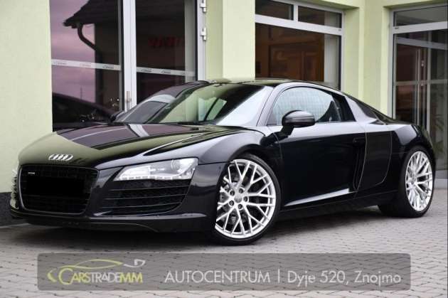 Audi R8 4.2FSI V8 QUATTRO REZERVACE