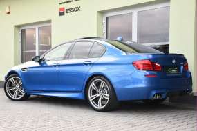 BMW M5 4.4 V8 NVISION HUD TOP STAV ČR