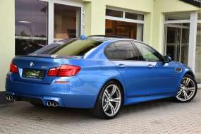 BMW M5 4.4 V8 NVISION HUD TOP STAV ČR