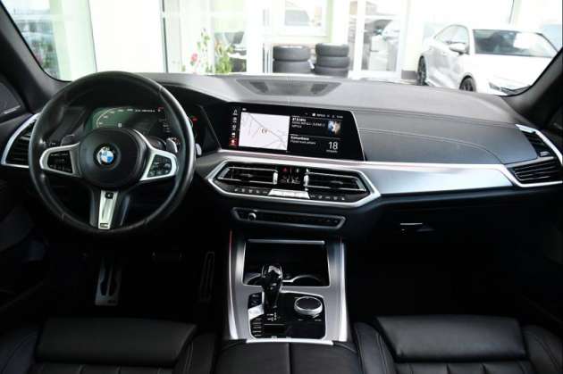 BMW X5 M50d ZÁRUKA TAŽNÉ HUD H/K ČR