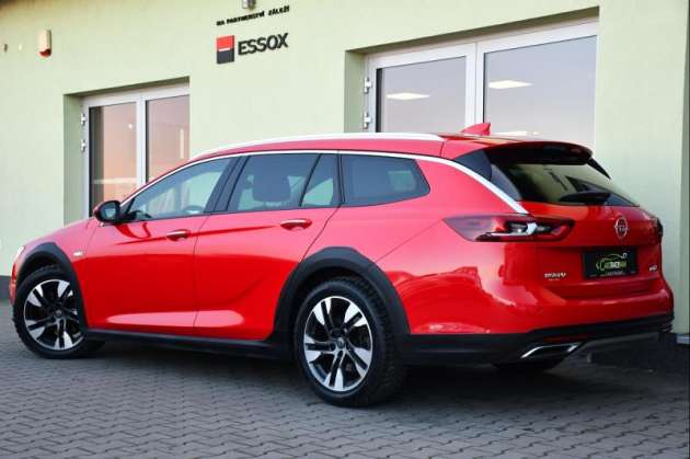 Opel Insignia 2.0CDTi COUNTRY TOURER 4X4 ČR